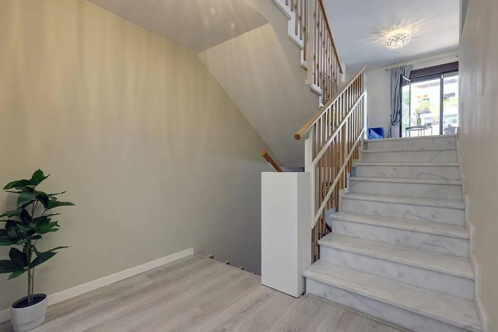 Stunning Modern Townhouse In Riviera Del Sol Daire Málaga